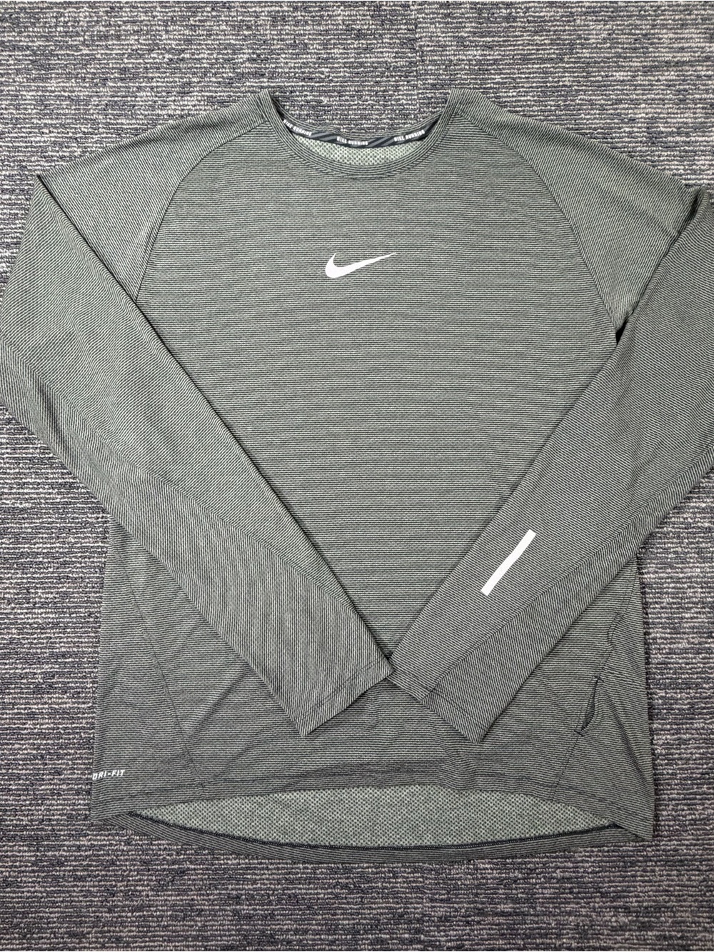 Nike Running Dri-FIT Long Sleeve Shirt Mens XL Olive Green Reflective Swoosh